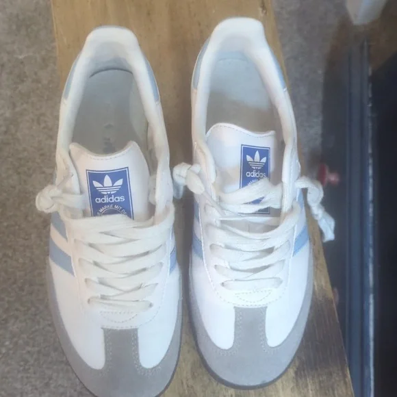 Sambas - Picture 4 of 4